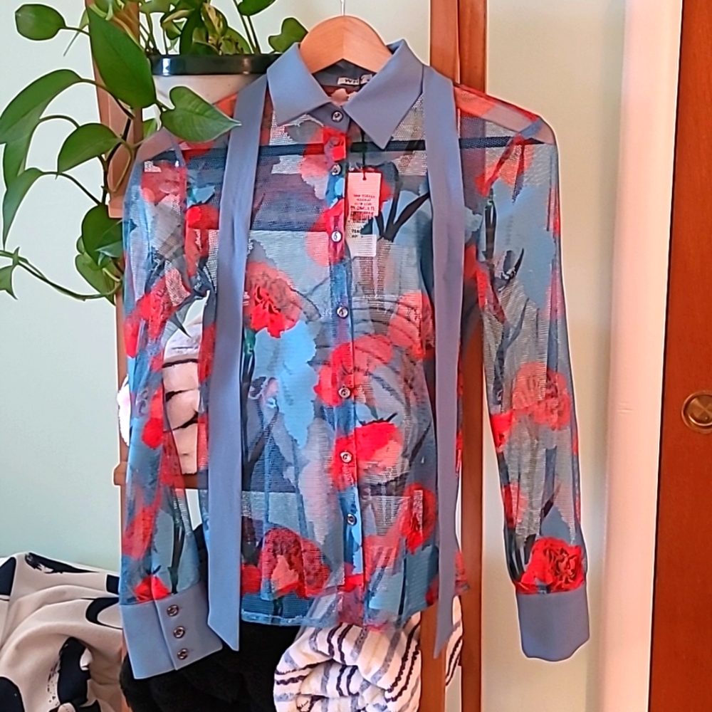 GORGEOUS Blouse - Picture 3 of 7